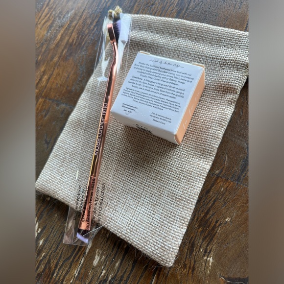 Jazmine Beauty Brow Boss Clear Styling Wax + pro brow brush - Picture 2 of 3